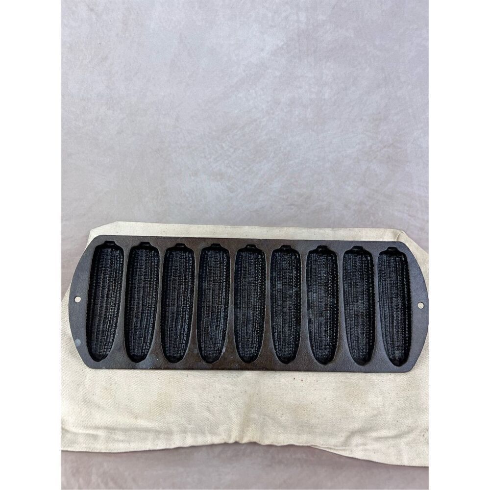 RARE VINTAGE Lodge CAST IRON CORN BREAD STICK PAN  cob cornbread 9 ear 927C2 USA